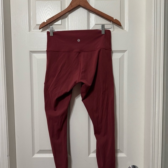 Lululemon wunder under high rise crops size 8 euc - Picture 2 of 6